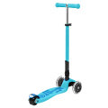 Modrá skládací tříkolečková koloběžka Popis koloběžky Micro Maxi DeLuxe skládací Bright Blue LED