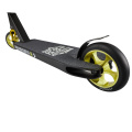 Chilli Reaper Reloaded Rebel Lime je koloběžka na rampy v černo zlaté barvě