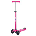 Růžová koloběžka pro holky Micro Maxi DeLuxe Shocking Pink