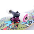 Tempish Crazzy skateboard s barevnými trucky